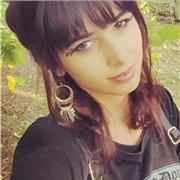 Insegnante di inglese e francese con esperienza all'estero per ragazzi delle medie e delle superiori